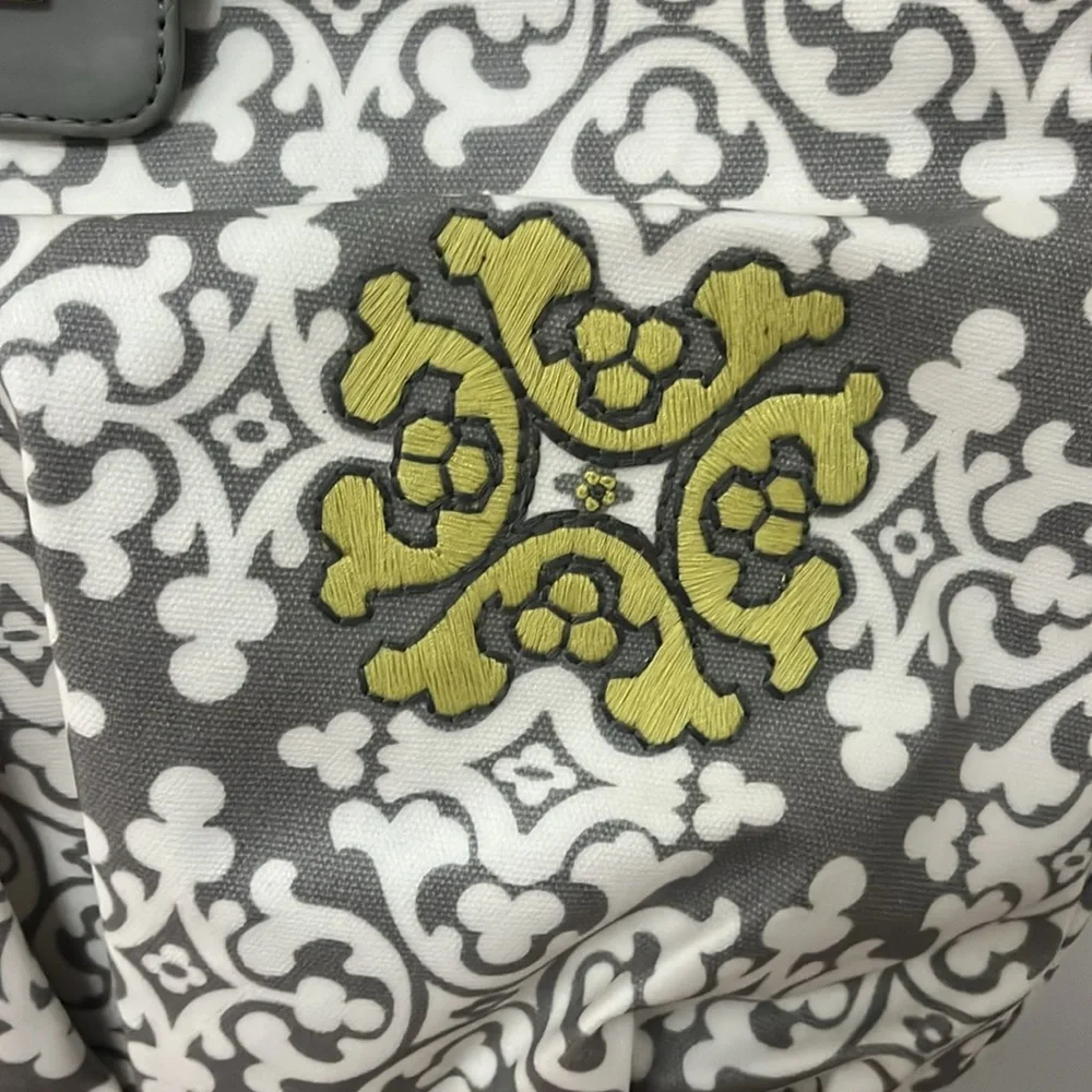 Petunia Pickle Bottom Breakfast in Berkshire Hideaway Hobo Diaper Bag,NWT